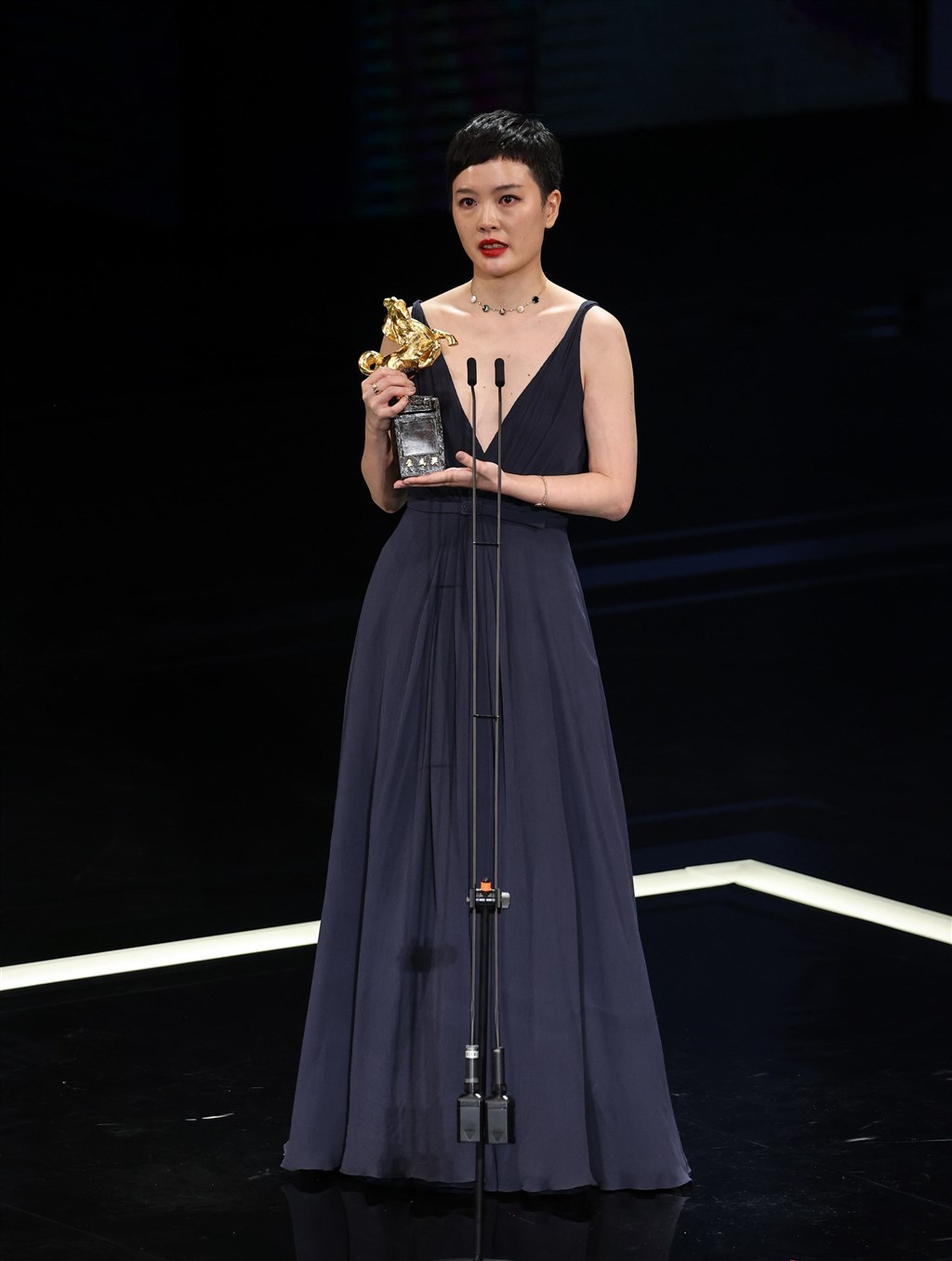 Best new director award winner Fiona Feng-i Roan. CNA photo Nov. 27, 2021