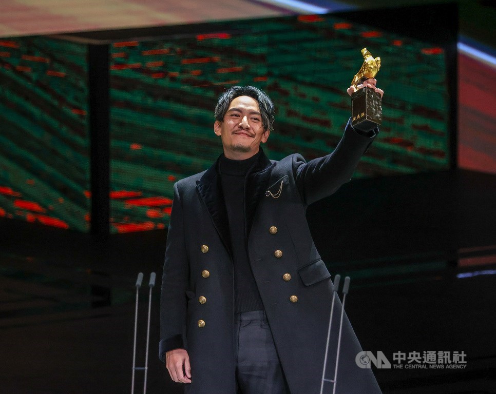 Best leading actor award winner Chang Chen. CNA photo Nov. 27, 2021