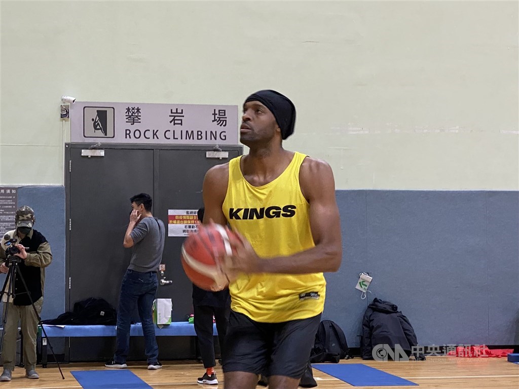 American-born naturalized Taiwanese basketball star Quincy Davis. CNA photo Dec. 2, 2021
