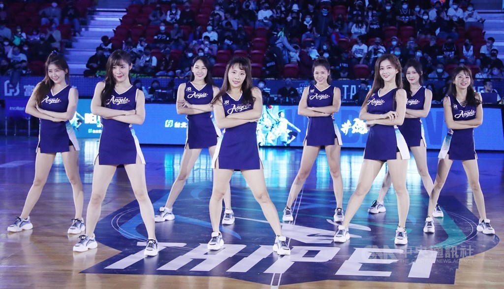 Fubon Angels cheerleading squad. CNA photo Dec. 4, 2021