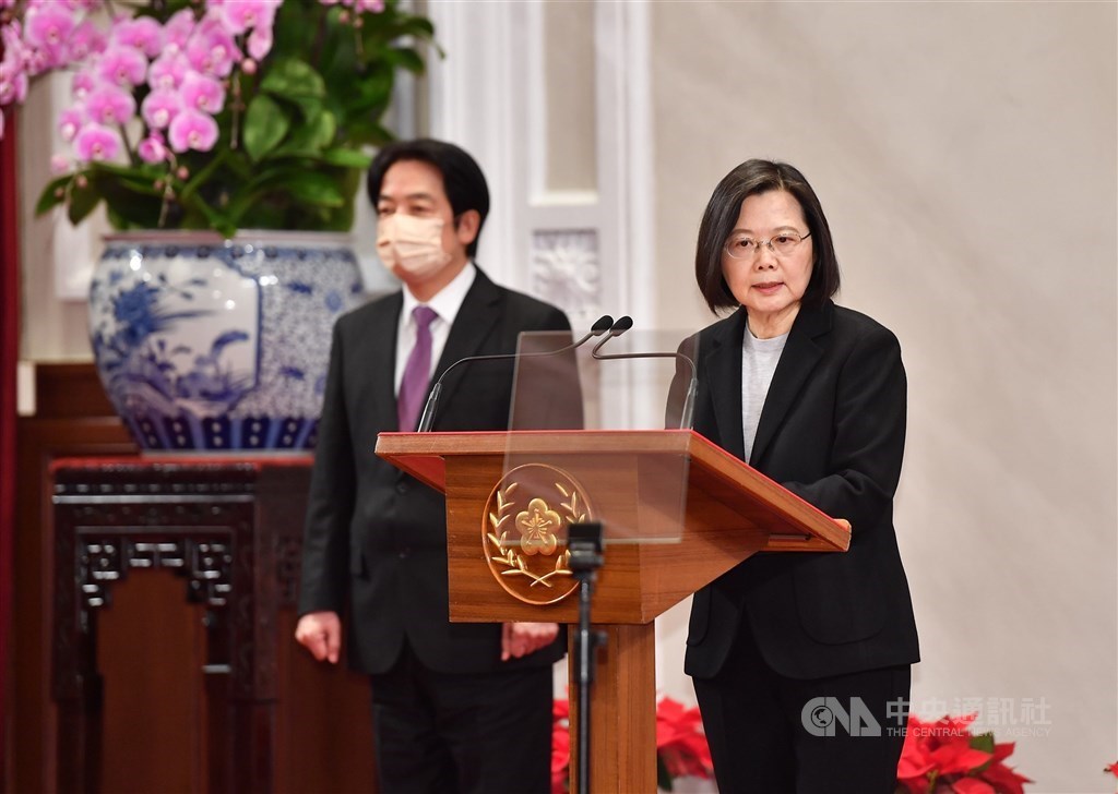 President Tsai Ing-wen (right) delivers her 2022 New Year