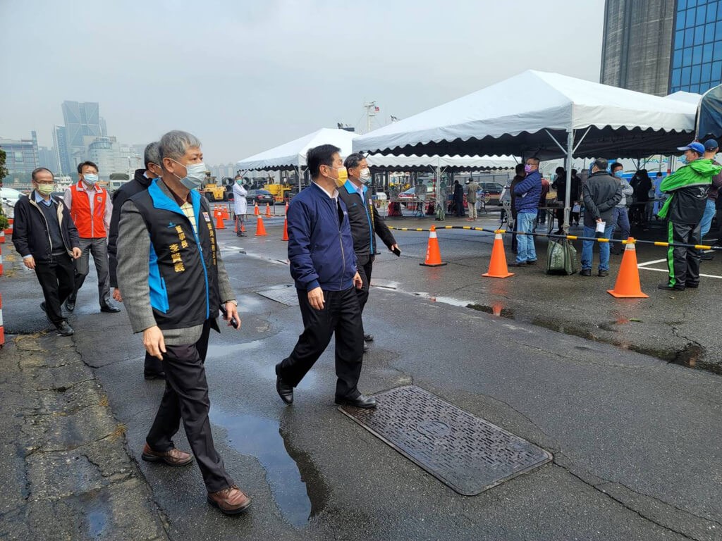 Officials inspect a testing site set up at Kaohsiung Harbor Saturday. Photo courtesy of Taiwan International Ports Corp.