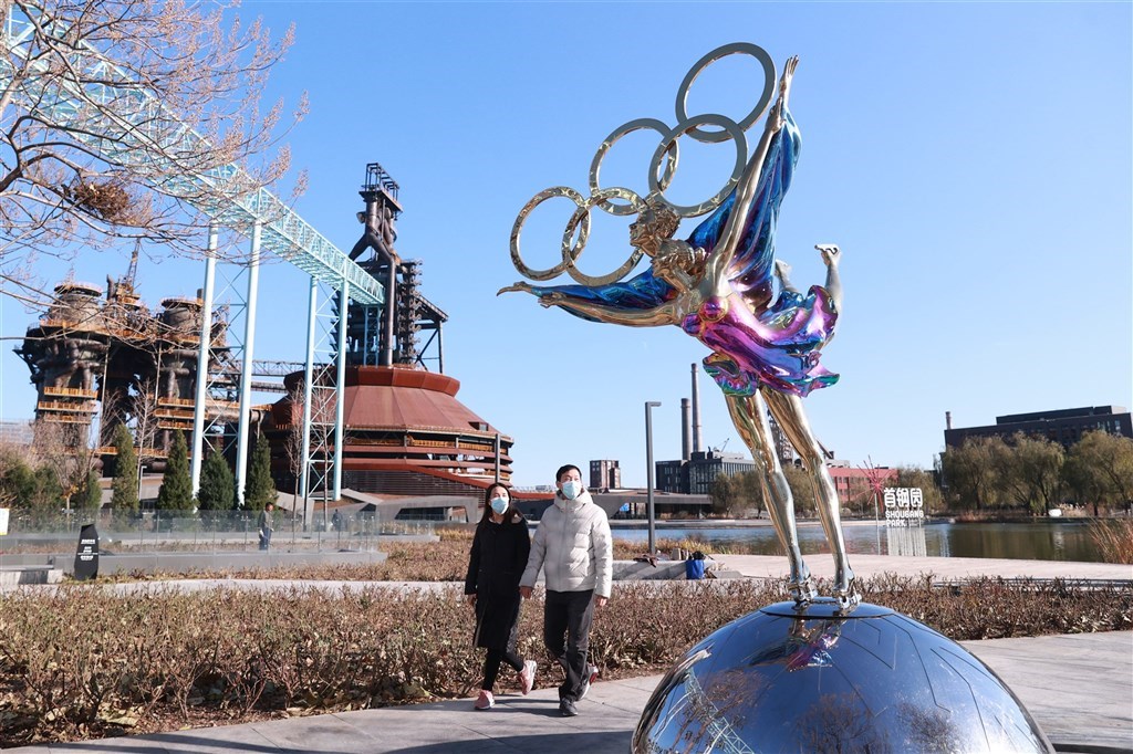 An Olympic-themed installation in Beijing. Photo: China News Service