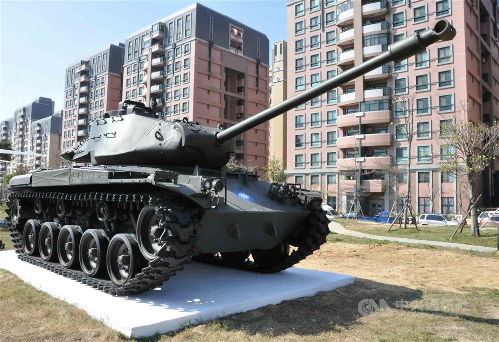 A decommissioned M41A3 "Walker Bulldog" tank is displayed at a park in Hsinchu City. CNA file photo