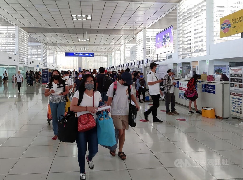 Inside Manila Ninoy Aquino International Airport Tuesday. CNA photo March 30, 2022