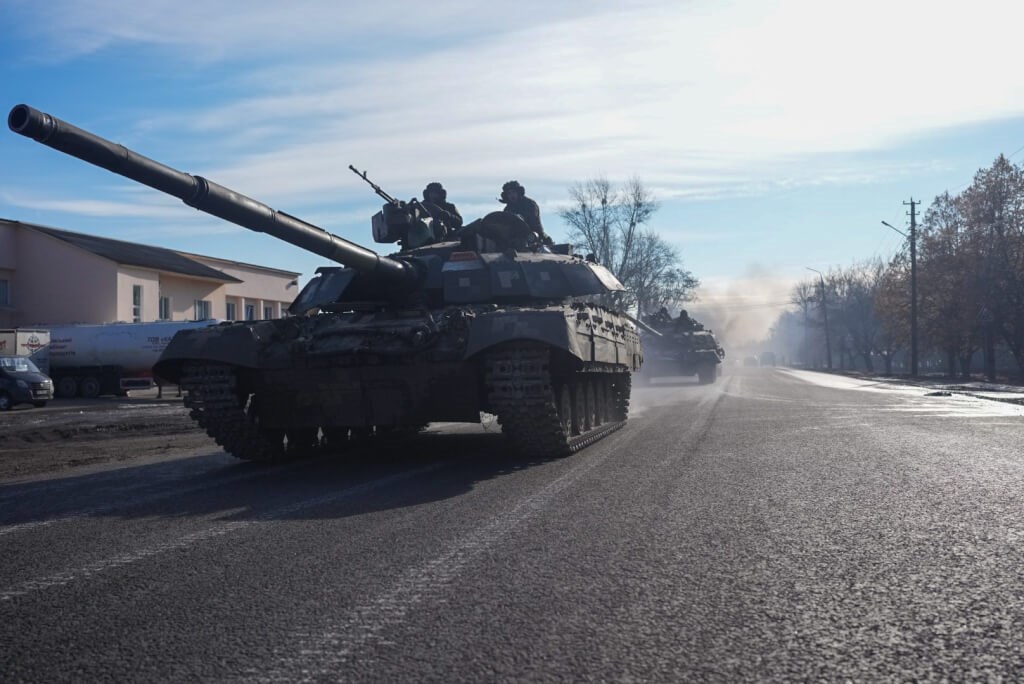 Russian tanks are seen on Feb. 24 after Moscow announced its military campaign and invaded Ukraine. Photo: Anadolu Agency