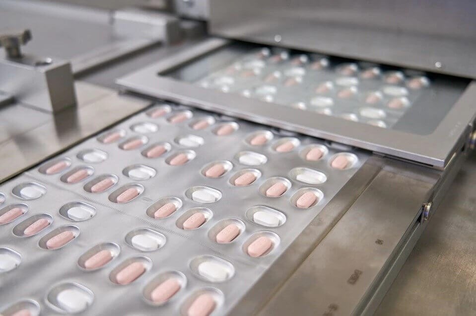 Paxlovid, which consists of two different pills in a five-day course of treatment. Photo: Pfizer / Handout via Reuters
