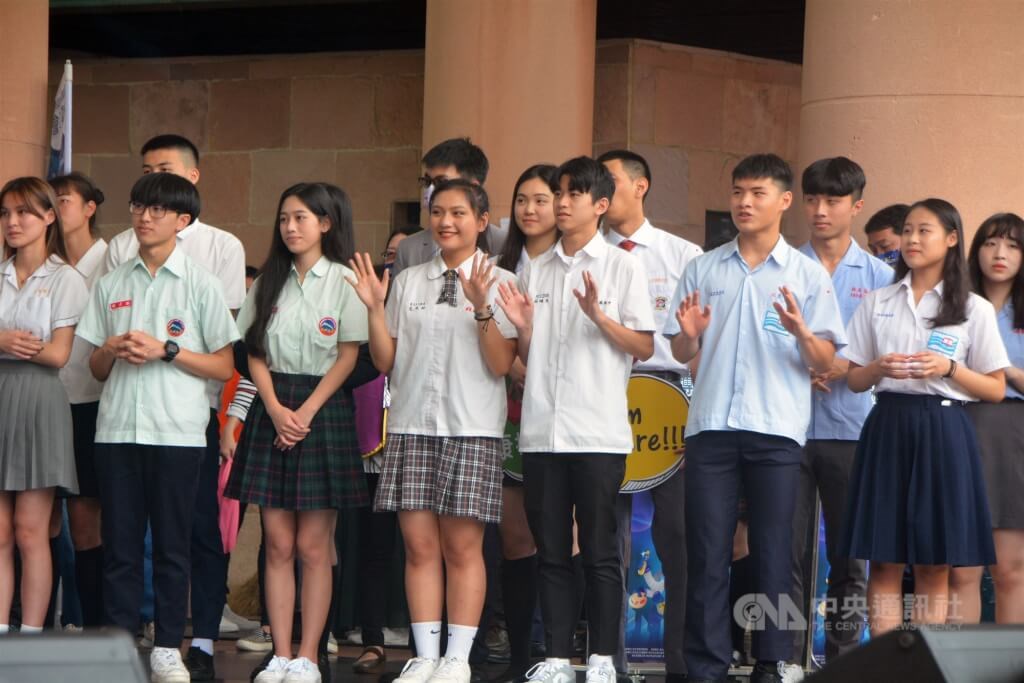 School Uniforms In Taiwan No Longer Required To Bear Students Names School Uniforms In Taiwan No Longer Required To Bear Students Names