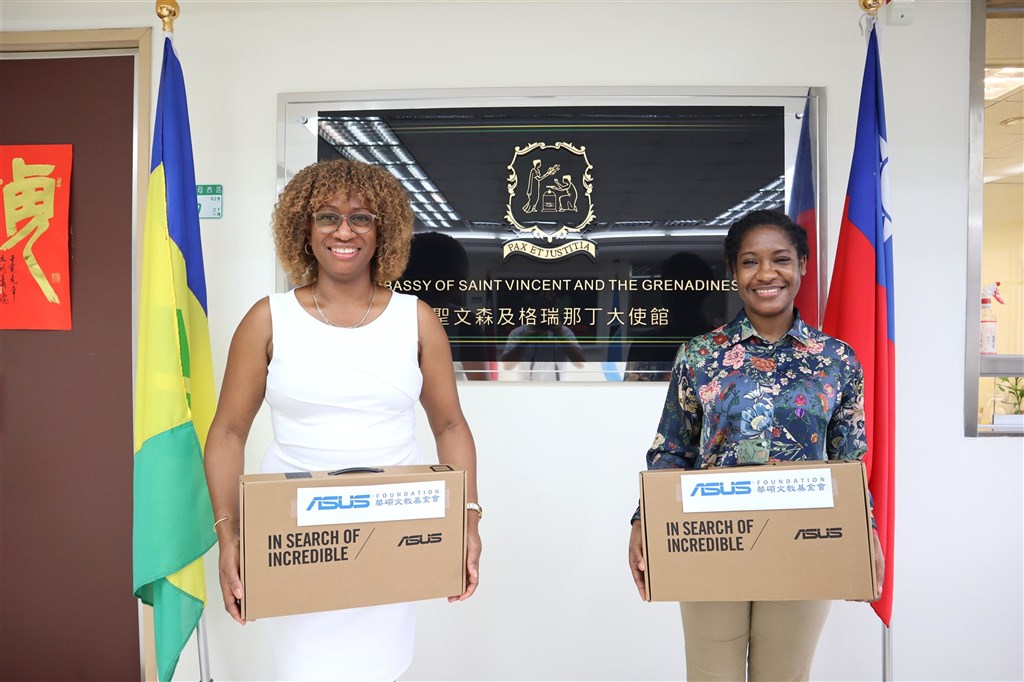 Saint Vincent and the Grenadines Ambassador to Taiwan Andrea Bowman (left). Photo courtesy of the Embassy of Saint Vincent and the Grenadines