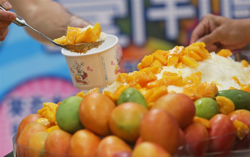 Hongkong zrzuca 200 kg mango z Tajwanu, powołując się na obawy związane z wirusem COVID