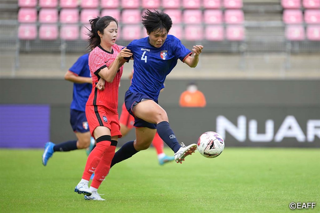 Taiwan defender Lai Wei-ju (right). Photo courtesy of EAFF