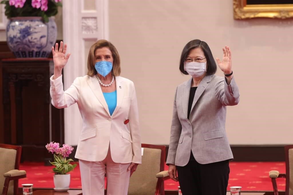 U.S. House Speaker Nancy Pelosi (left) and President Tsai Ing-wen. Photo courtesy of Presidential Office