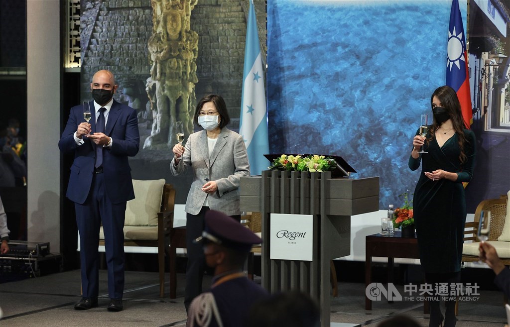 Photo of La presidenta Tsai promete profundizar las relaciones con democracias afines