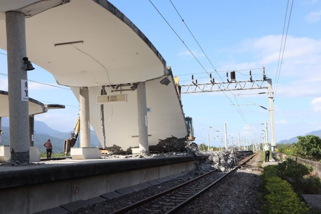 Train services hit by earthquakes in eastern Taiwan to partially resume - Vimarsana News