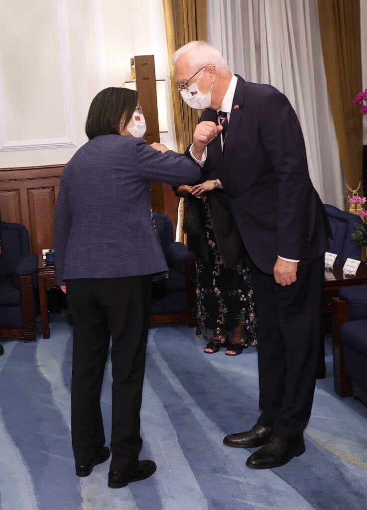 President Tsai Ing-wen (蔡英文) and Czech Republic Senator Jiří Drahoš. CNA photo Sept. 22, 2022