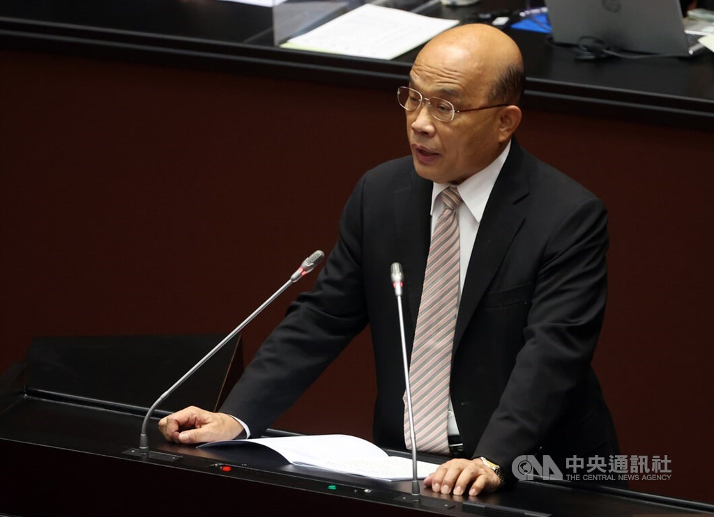Premier Su Tseng-chang expresses condolences while giving a report at the Legislative Yuan Tuesday. CNA photo Sept. 27, 2022