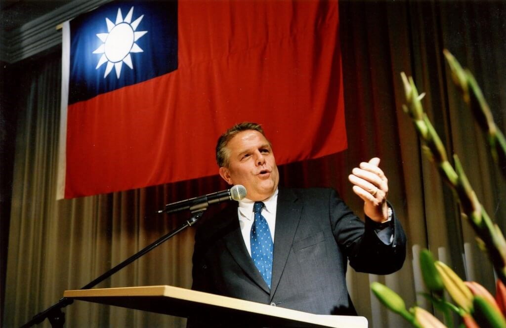Photo taken from the Facebook of German-Taiwan Parliamentary Friendship Group Chairman Klaus-Peter Willsch