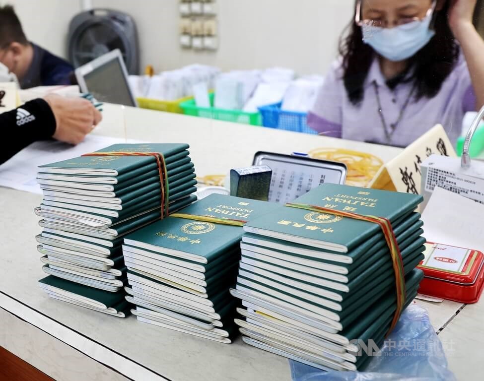 passport-applications-surge-since-taiwan-announced-end-to-quarantine