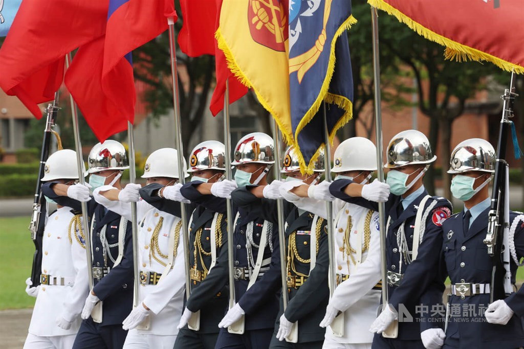Honor guards of the Armed Forces practice for the National Day military parade, in Taipei on Wednesday. CNA photo Oct. 5, 2022