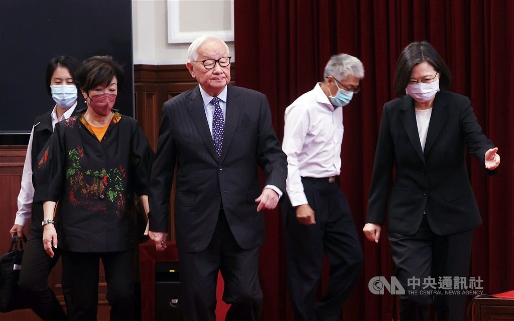 Taiwan to tout semiconductor prowess at APEC summit - Vimarsana News