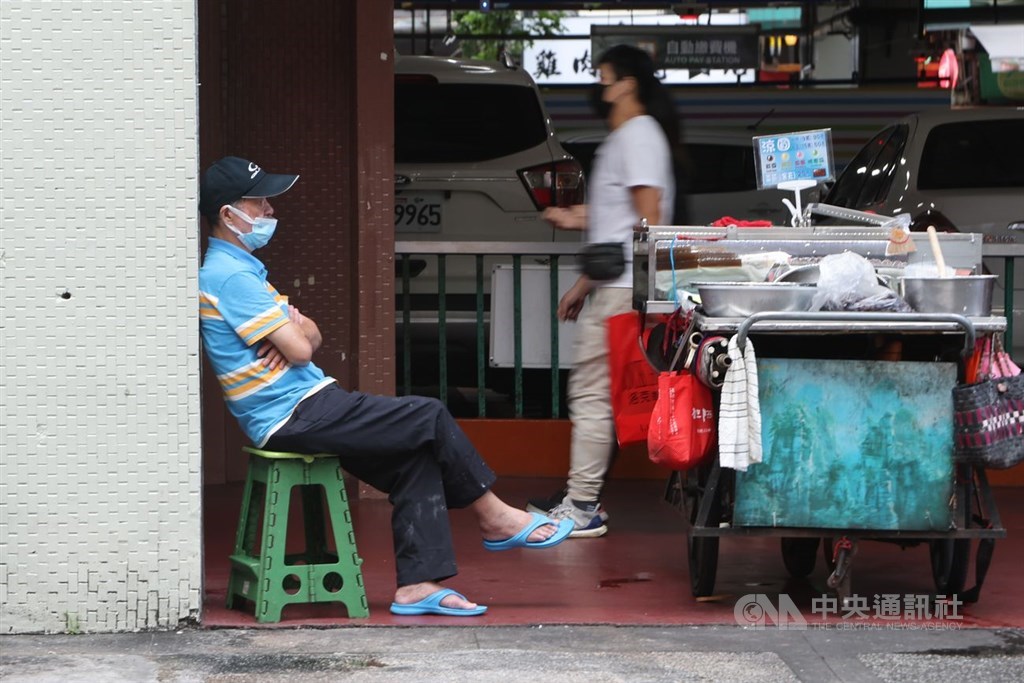 taiwan-s-economy-shows-sluggish-growth-for-first-time-in-2-years