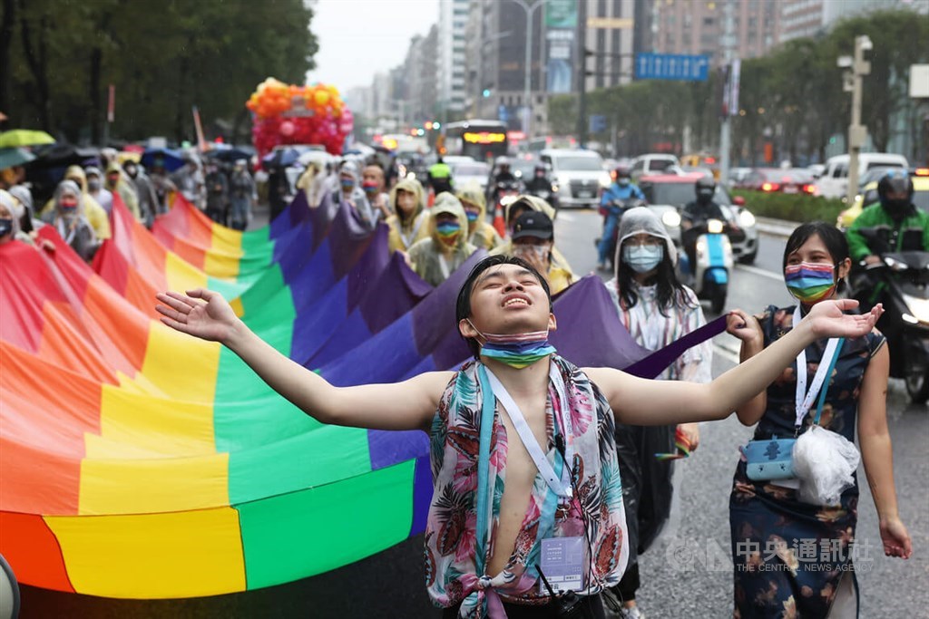 Tens of thousands march in Taiwan LGBT+ pride parade Focus Taiwan