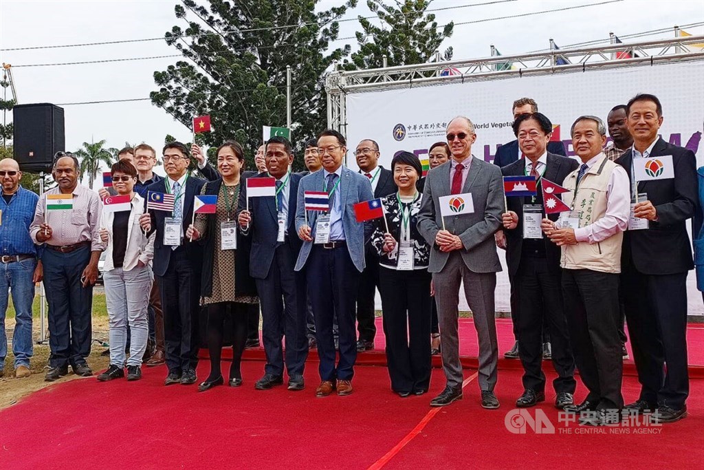 The World Vegetable Center launches the "Taiwan-Southeast Asia Vegetable Germplasm Initiative" at its headquarters in Tainan, southern Taiwan on Tuesday. CNA photo Dec. 6, 2022