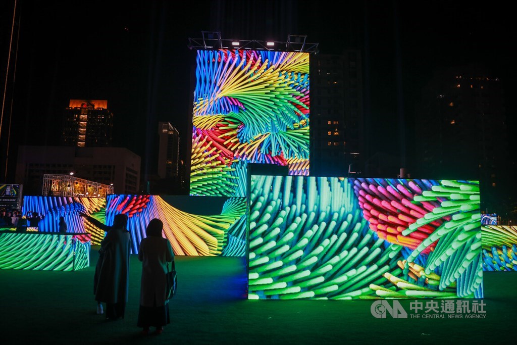A maze built with more than 2,700 LED panels is open to visitors Tuesday night. CNA photo Jan. 31, 2023