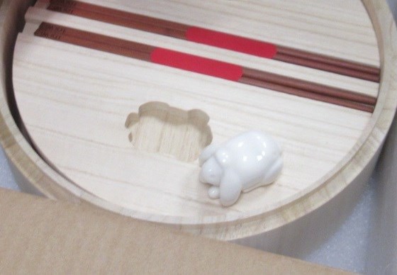 Designer chopsticks from China seized at border for banned colorant - Vimarsana News