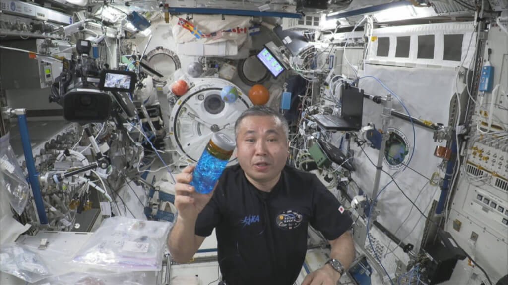 Japanese astronaut Koichi Wakata testing out Tsai Jr-chiun