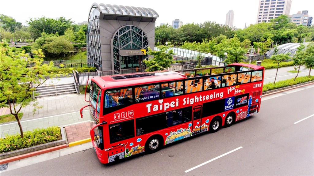 Taipei double-decker sightseeing bus. Photo courtesy of TPEDOIT