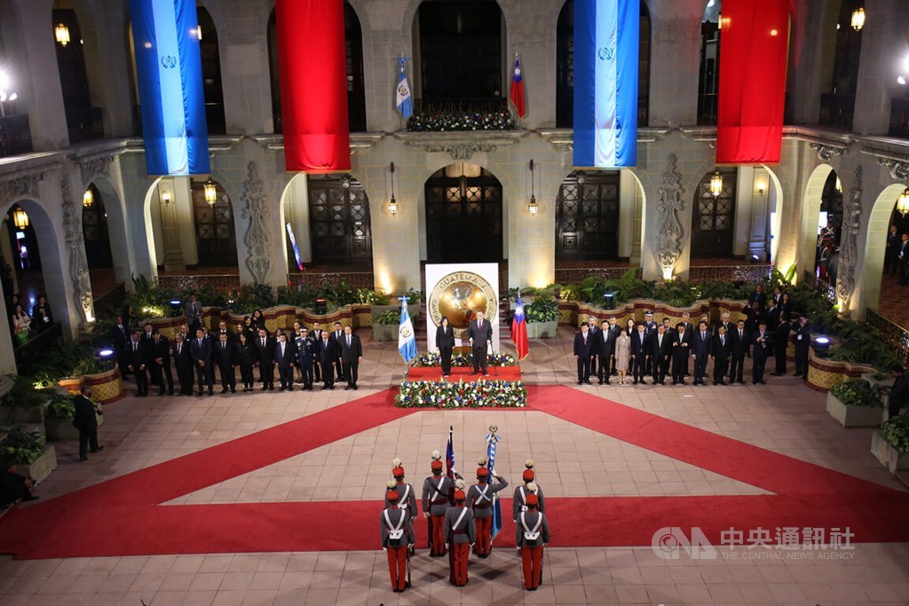 Republic of China (Taiwan) President Tsai Ing-wen and her delegation being honored in Guatemala. CNA photo March 31, 2023