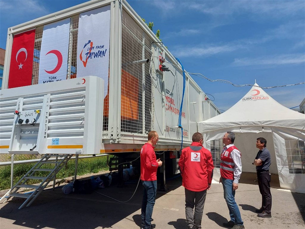 Tayvan, Türkiye’deki depremzedelere sıcak yemek dağıtmaya devam ediyor