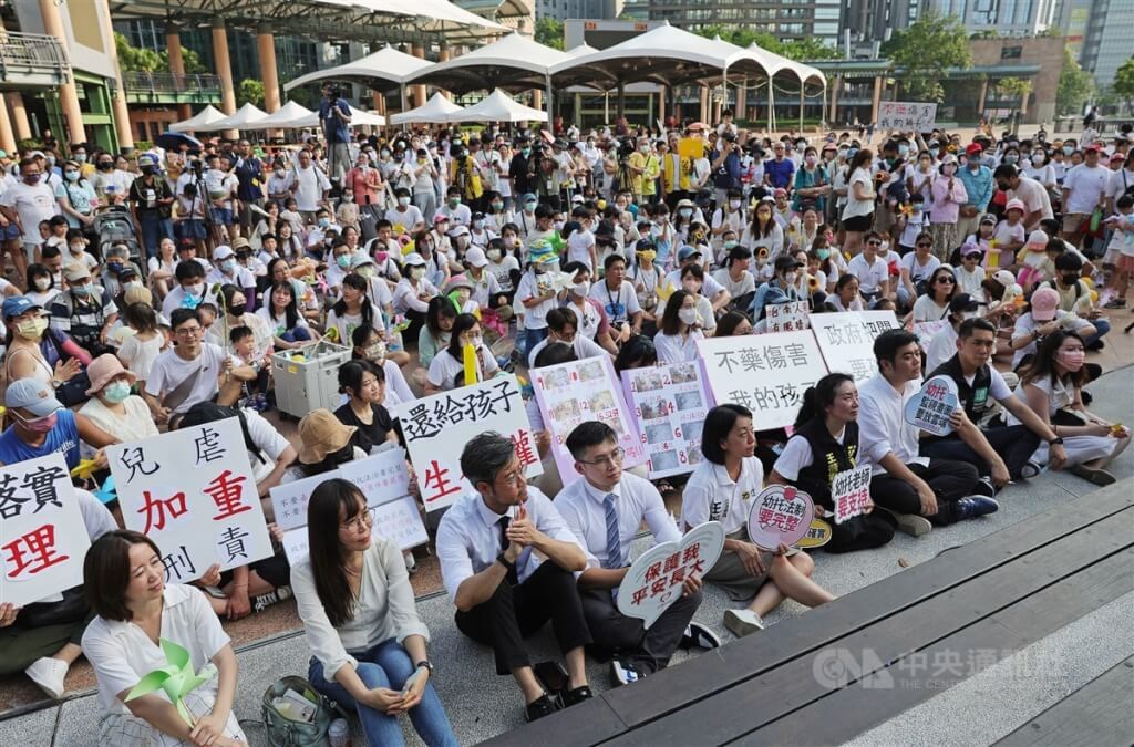 Protesters in New Taipei demand facts about alleged drugging of preschool kids - Vimarsana News