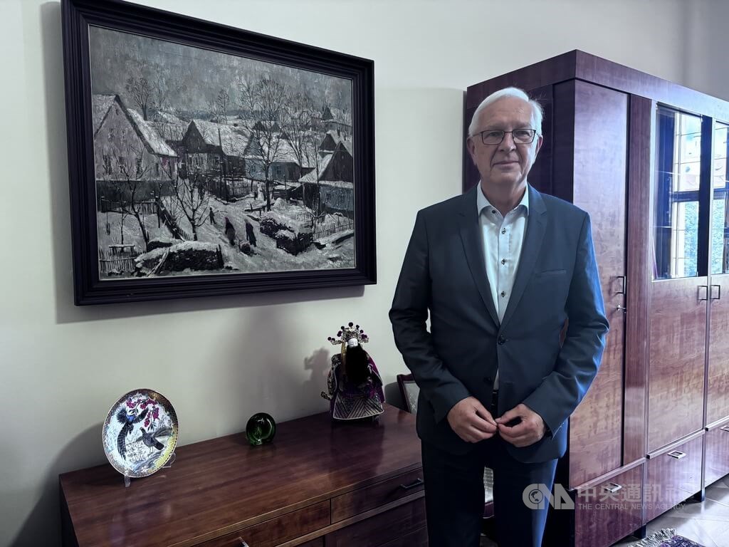 Místopředseda českého Senátu Drahoš před návštěvou Tchaj-wanu nabízí čipovou spolupráci