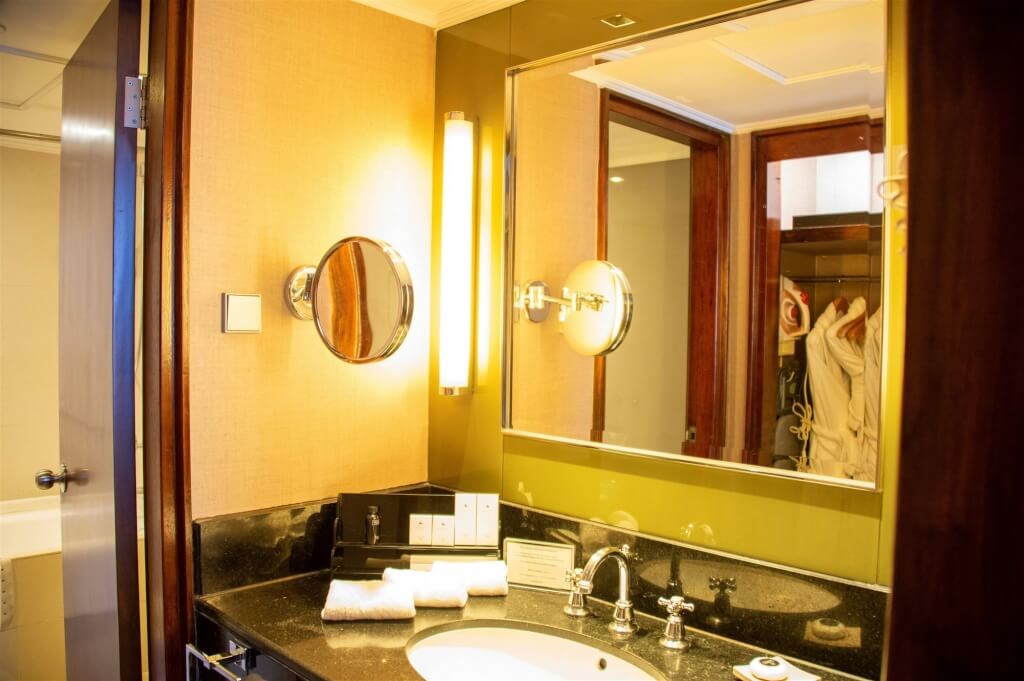 Hotels Use AI to Build Guest Profiles from Booking Data