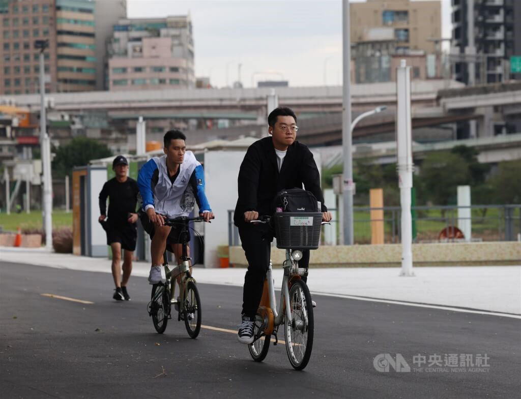 Sporadic showers forecast for parts of Taiwan Sunday; weather to cool Tuesday