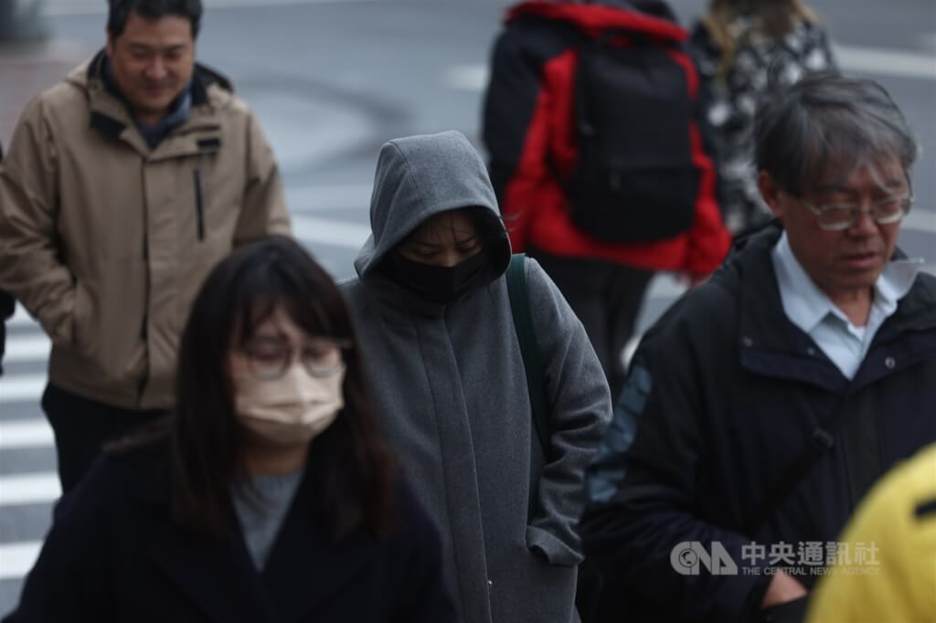 Taiwan to see two cold fronts with occasional showers in coming days