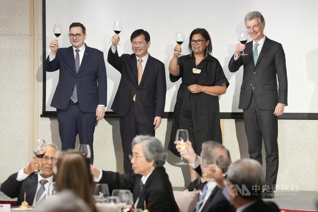 Ex-Munich Security Conference chair urges united stance against China