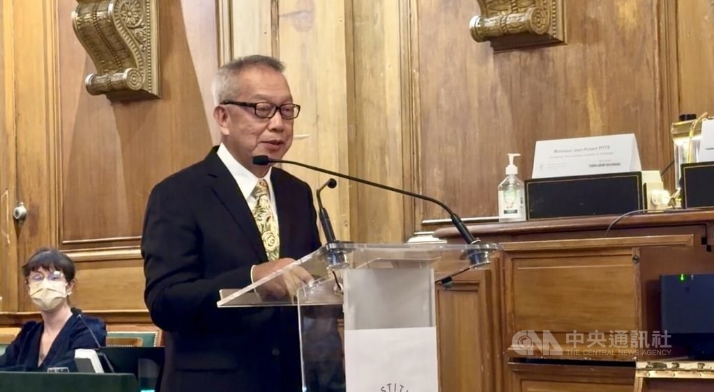 Tamkang, Sorbonne academics receive Taiwan-France Cultural Award