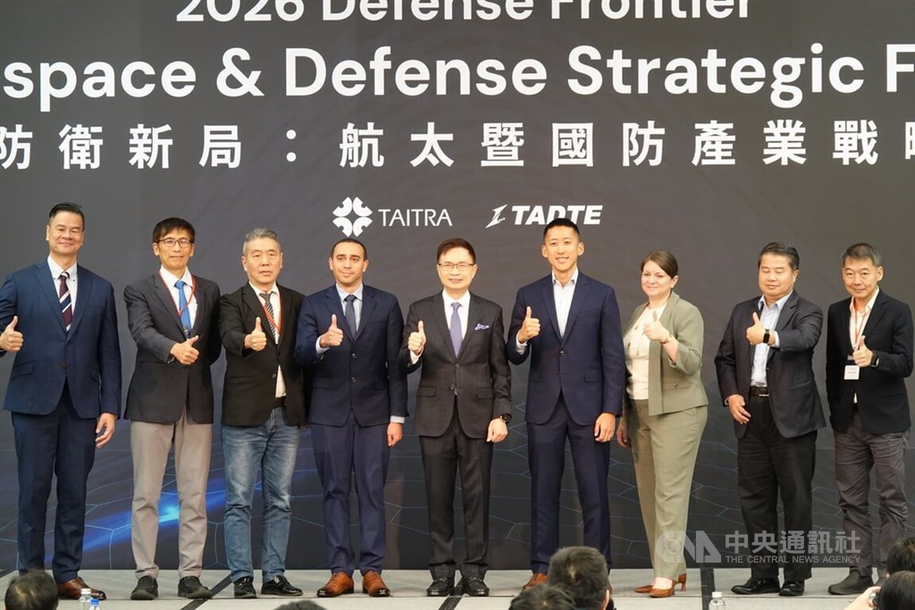 Defense company executives underscore autonomous capabilities at forum