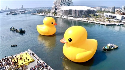 Kaohsiung rubber ducks draw 9 million visitors in 1 month