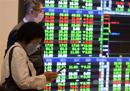 Taiwan shares close down 0.05%