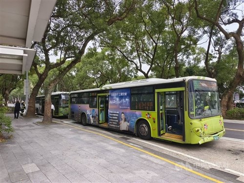 Three injured in four-bus collision in Taipei