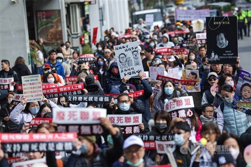Death penalty advocates march in Taipei ahead of child abuse verdict