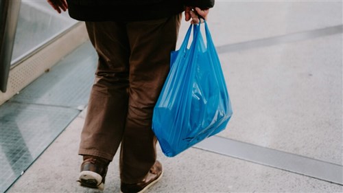 Gov't asks CPC, FPCC to boost production as plastic bag prices soar