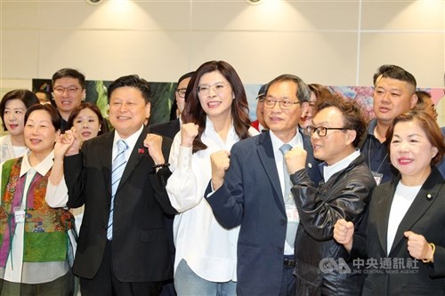 KMT chair welcomes China's Taiwan measures as party members urge pragmatic response