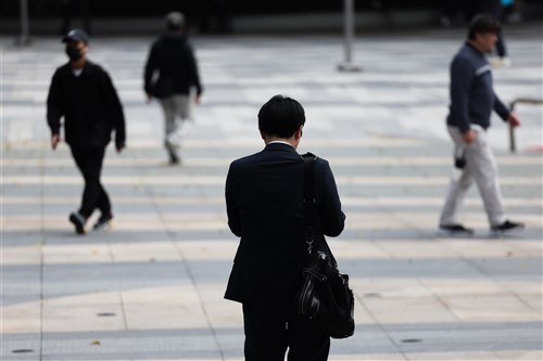 MOL reminds certain APRC holders employment insurance now mandatory