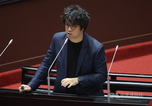DPP to back Puma Shen for Taipei mayor Wednesday