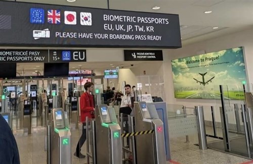 Czech airport to drop flags from eGate display; Taiwan access unchanged